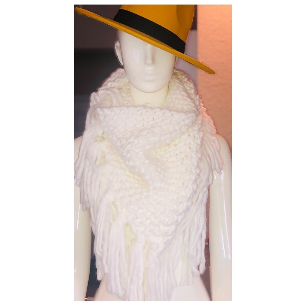 White fluffy Scarf